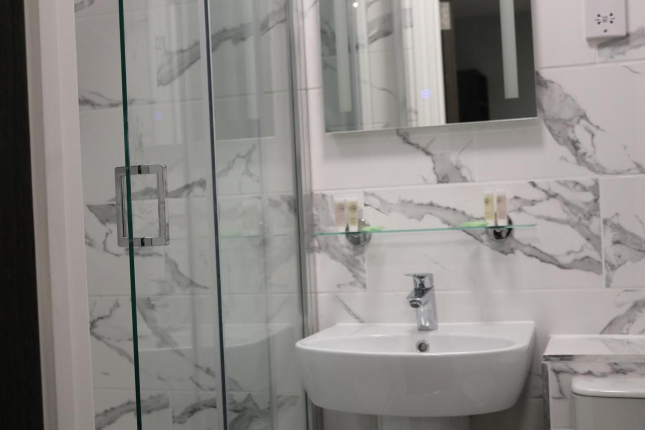 Blue Sapphire Hotel Ilford Ngoại thất bức ảnh